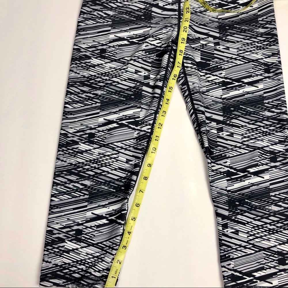 Fabletics Gia Powerlite Crop - image 8